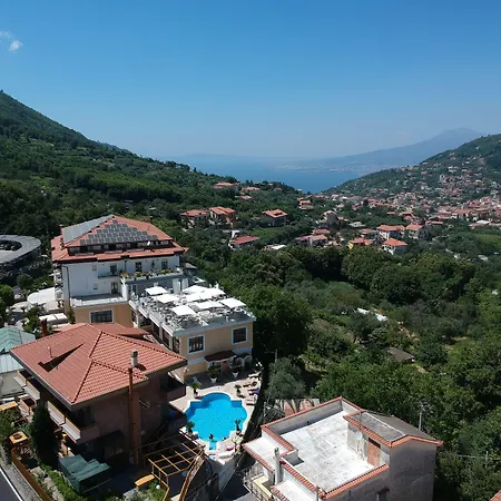 Santangelo & Semesteranläggning (resort) 4*